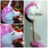 Unicornio con palo.